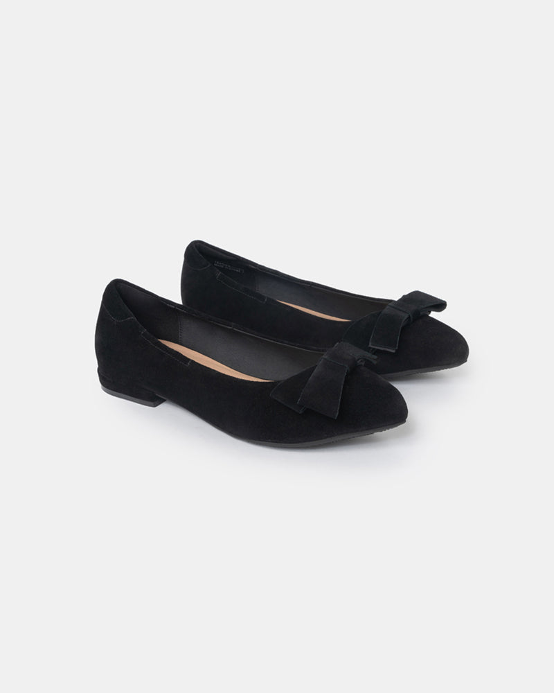 #Color_Black Suede